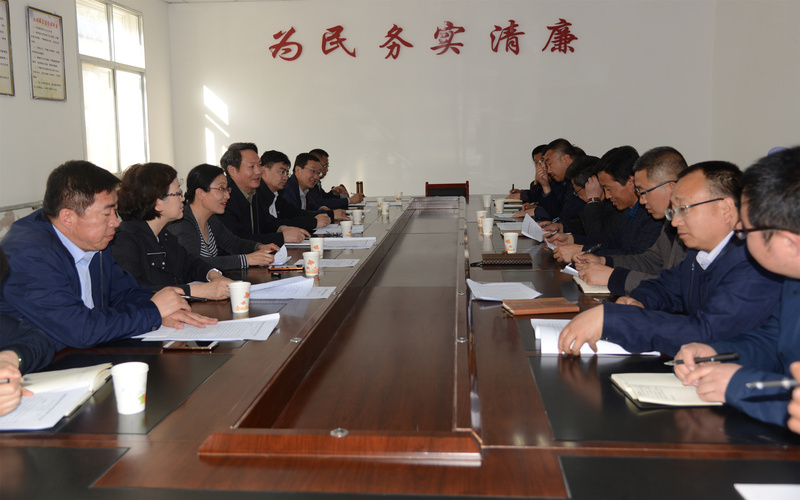 5在隆德县张程乡扶贫联系点召开座谈会_副本